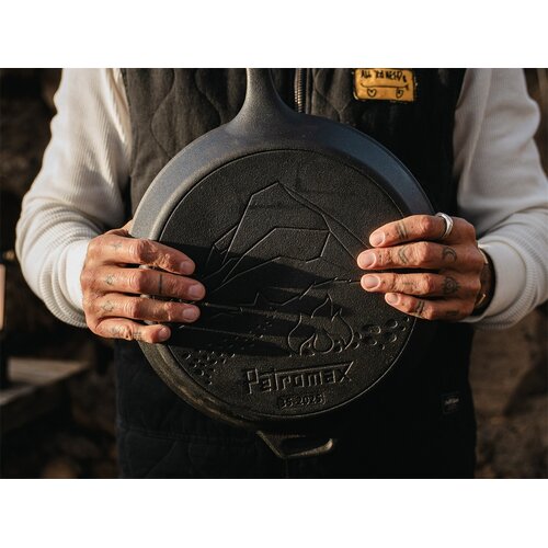 Petromax Petromax – Skillet Essential Line 30 cm gietijzeren pan voor BBQ en inductie