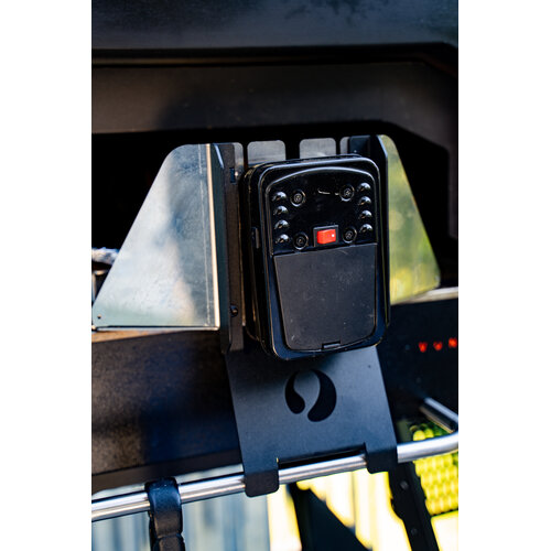 Vonken Vonken – Spitcraft rotisserie set voor Urban met RVS lekbak en motor Vonken Vonken – Spitcraft rotisserie set voor Urban met RVS lekbak en motor