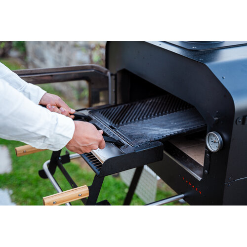 Vonken Vonken – Grill & Roast Tool met lekbak voor Urban houtgestookte oven Vonken Vonken – Grill & Roast Tool met lekbak voor Urban houtgestookte oven