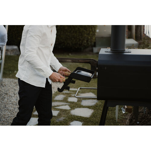 Vonken Vonken – Grill & Roast Tool met lekbak voor Urban houtgestookte oven Vonken Vonken – Grill & Roast Tool met lekbak voor Urban houtgestookte oven