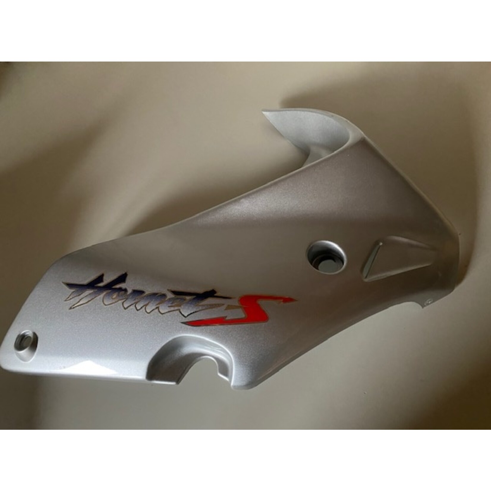 HONDA CB600S Fairing Top Right hand ( F2Y) New