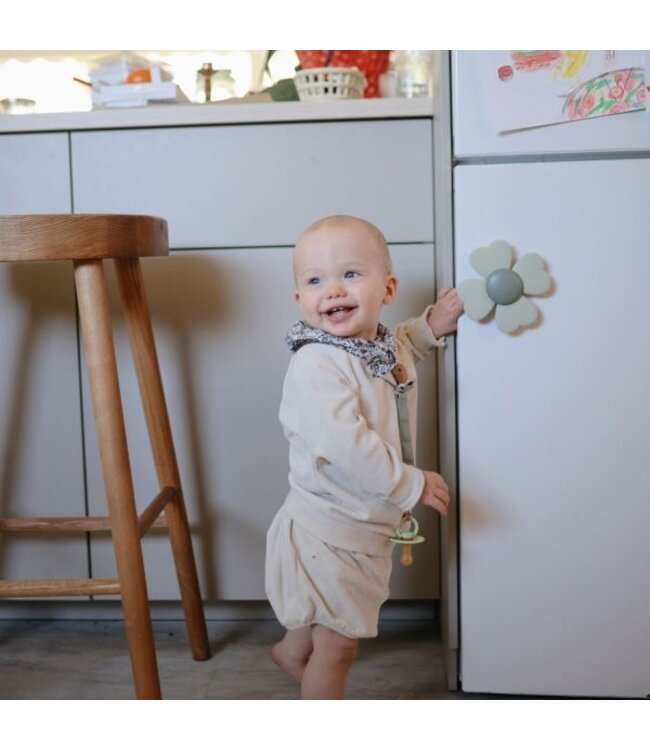 Mushie Lucky Suction Spinner