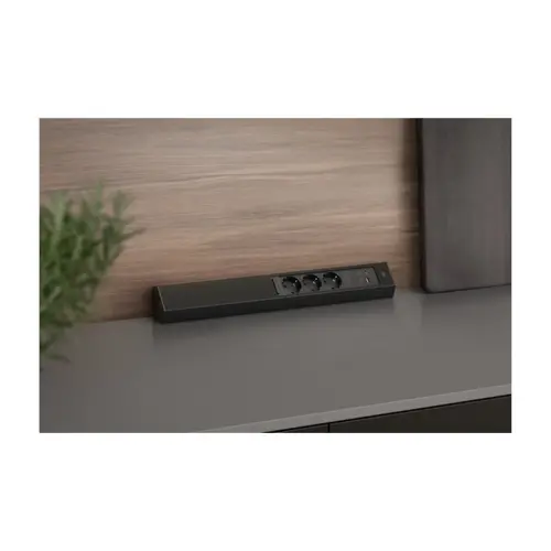 Bachmann 932.106 Casia 2 hoekstopcontact lang met schuifelement 3x RA wcd + 1x USB A en USB C poort zwart
