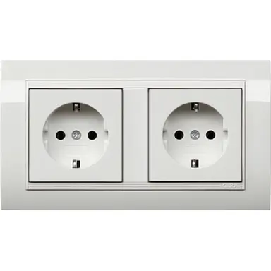 Gira 0756023 wandcontactdoos 2-voudig randaarde wandgoot type 10 compleet wit glans OP=OP
