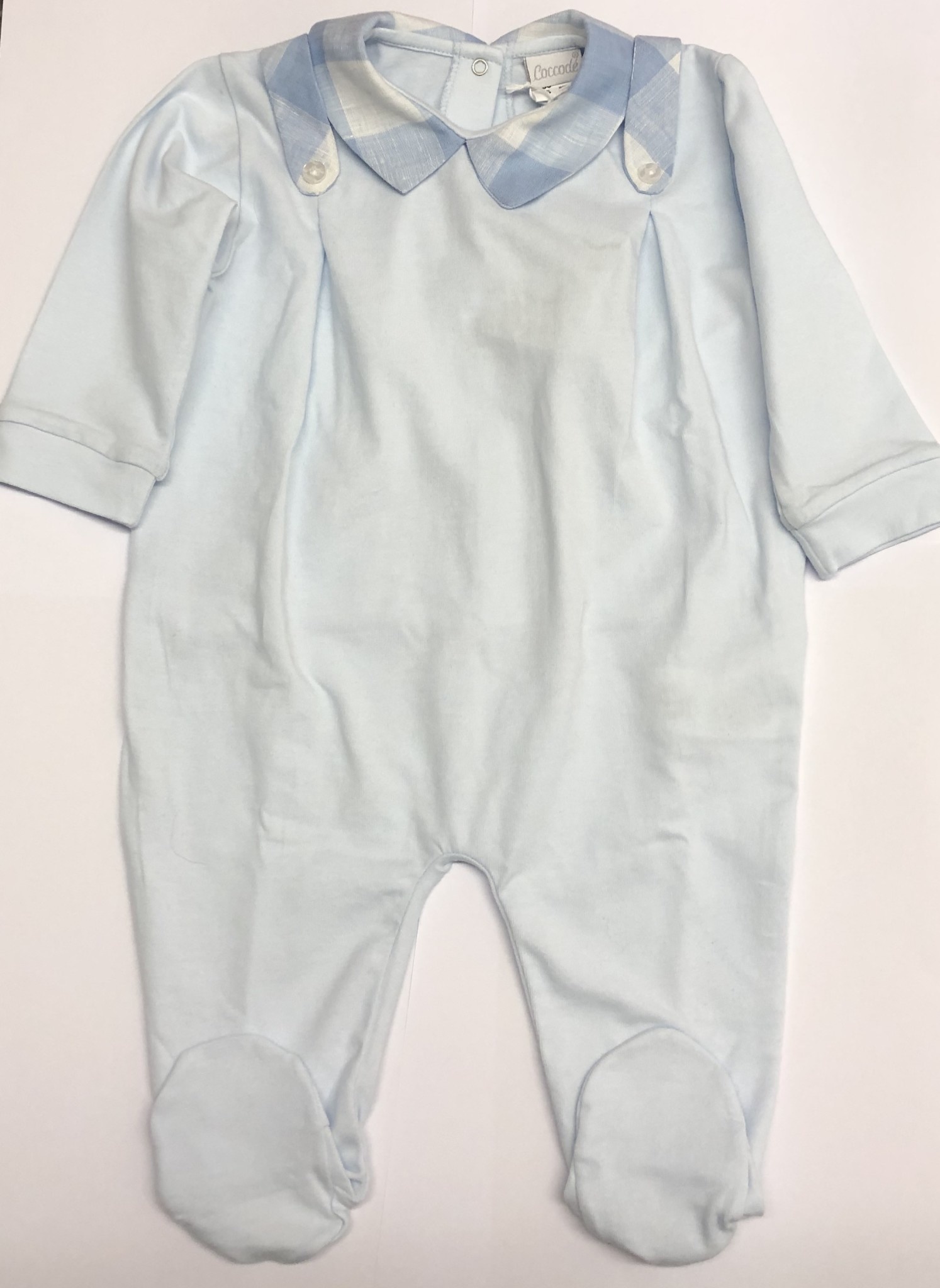 collared baby grows
