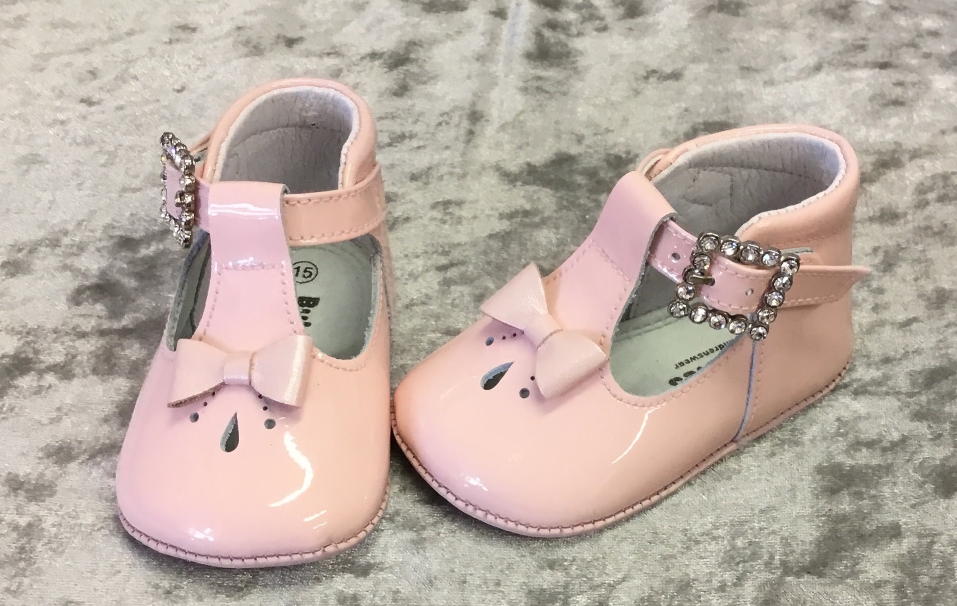 Leon T Bar Pram Shoe with Bow detail SIZE 19