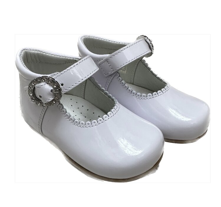 Andanines Girls White Patent Scallop Detail Shoe - 171822