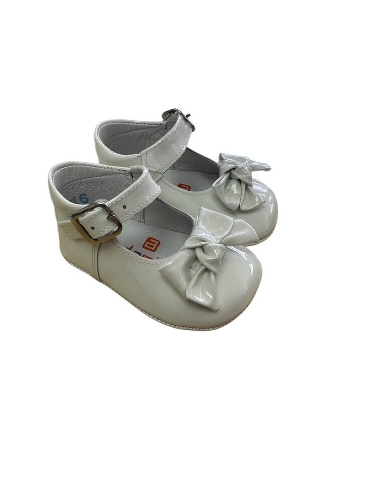 Andanine Twist Bow Girls Shoe