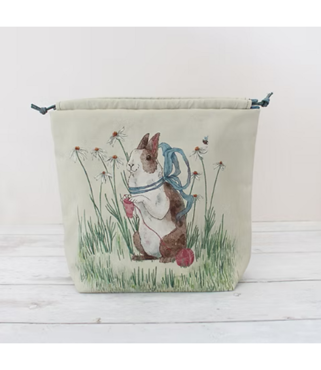 The Blue Rabbit House - Projecttas Daisy het breiende konijn