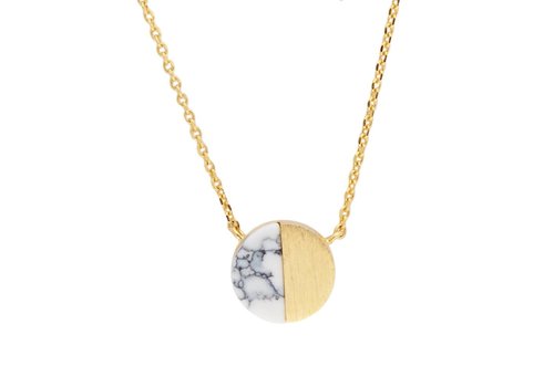 All the Luck in the World Galaxy Goldplated Ketting Moon C White Howlite