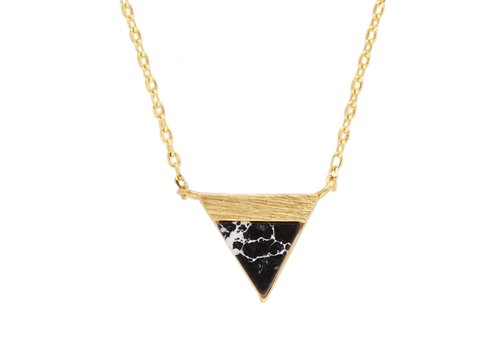 All the Luck in the World Galaxy Goldplated Ketting Triangle B Black Howlite