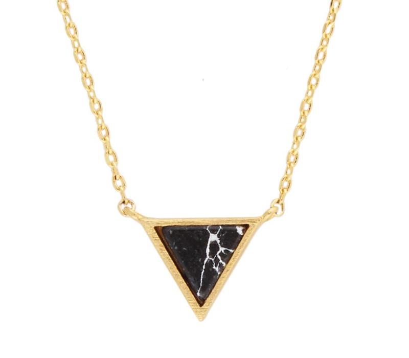 Galaxy Goldplated Necklace Triangle C Black Howlite