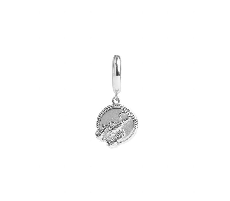 Charm Silverplated Oorbel Schorpioen Cirkel