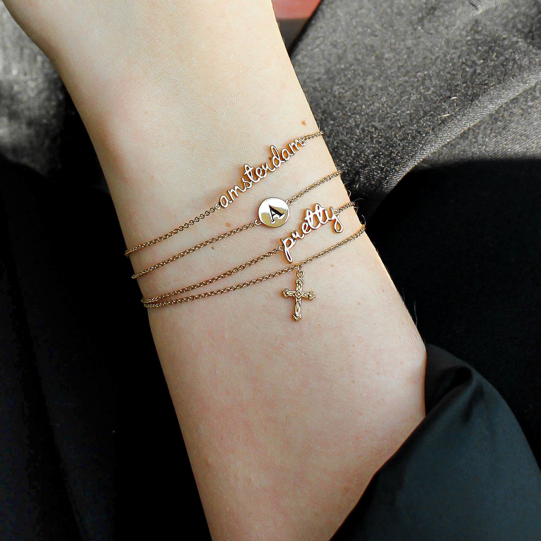 Souvenir Goldplated Armband Kruis - the Luck in the World