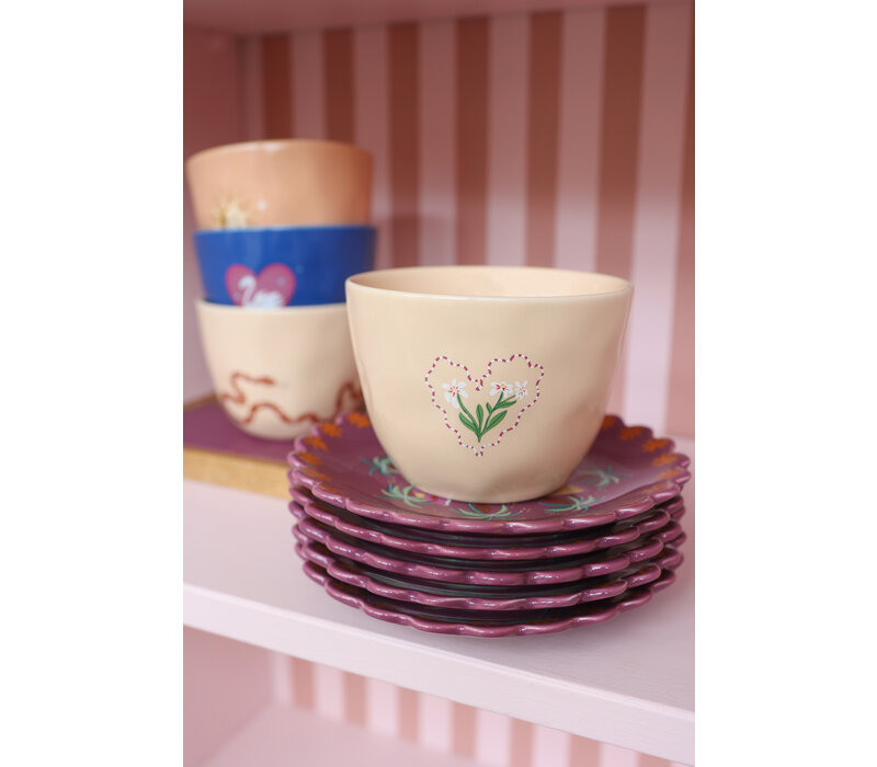 Large Sand Cup Flower Heart