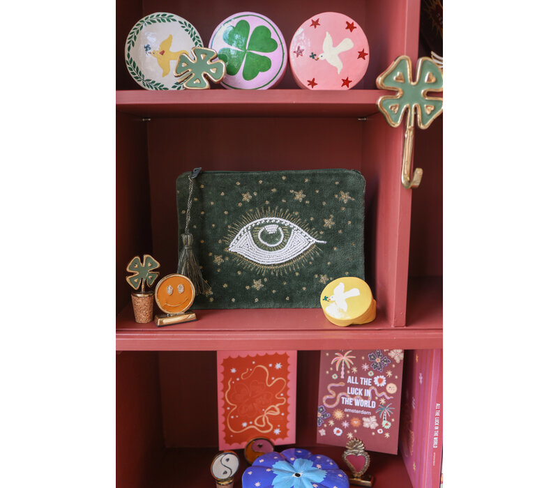 Big Pouch Eye