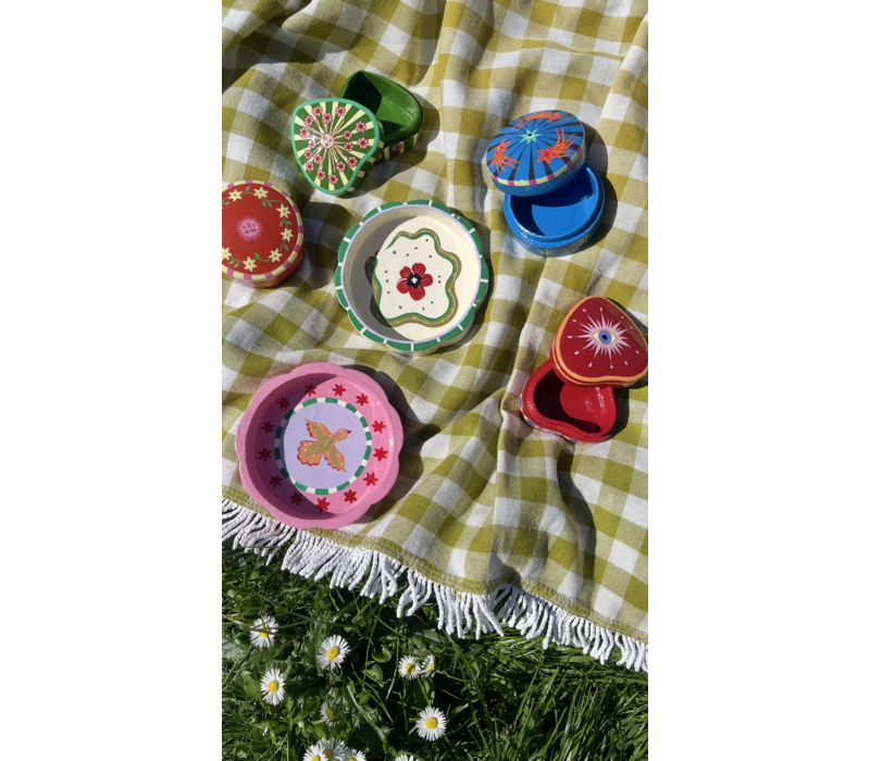 Round Box with Flowers and Suns