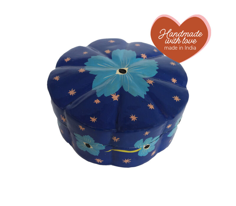 Large Round Scalloped Flower Box