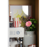 Kopje Roze en Oranje Strepen Handgeschilderd