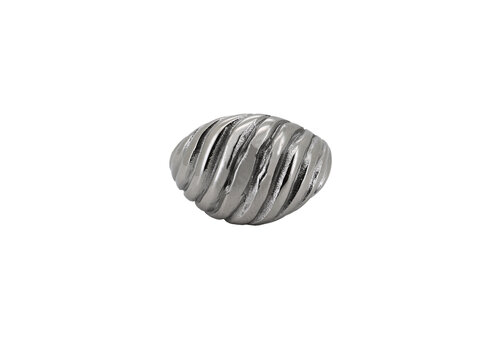 All the Luck in the World Grote Plain Croissant Ring Silverplated
