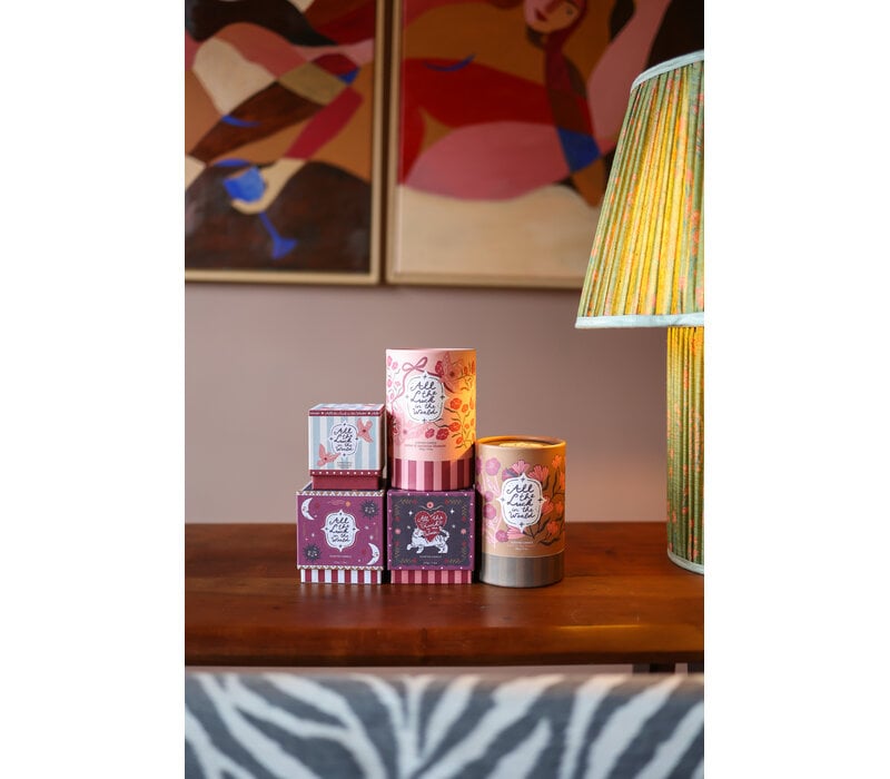 Leisure & Cosy Scented Candle (210 Gr)