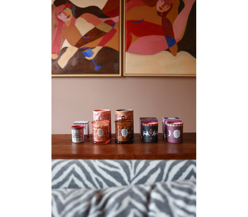 Leisure & Cosy Scented Candle (210 Gr)