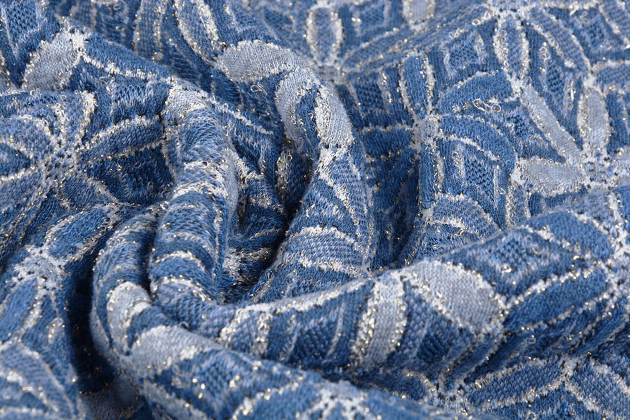 Jacquard gestrickt Lurex Blumen Blau Jacquard gestrickt Lurex Blumen Blau