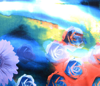 100% Viskose Digital Printed Gerbera und Rose Blue