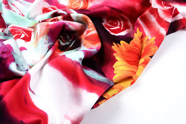 100% Viscose Digital Printed Gerbera and Rose Red 100% Viscose Digital Printed Gerbera and Rose Red