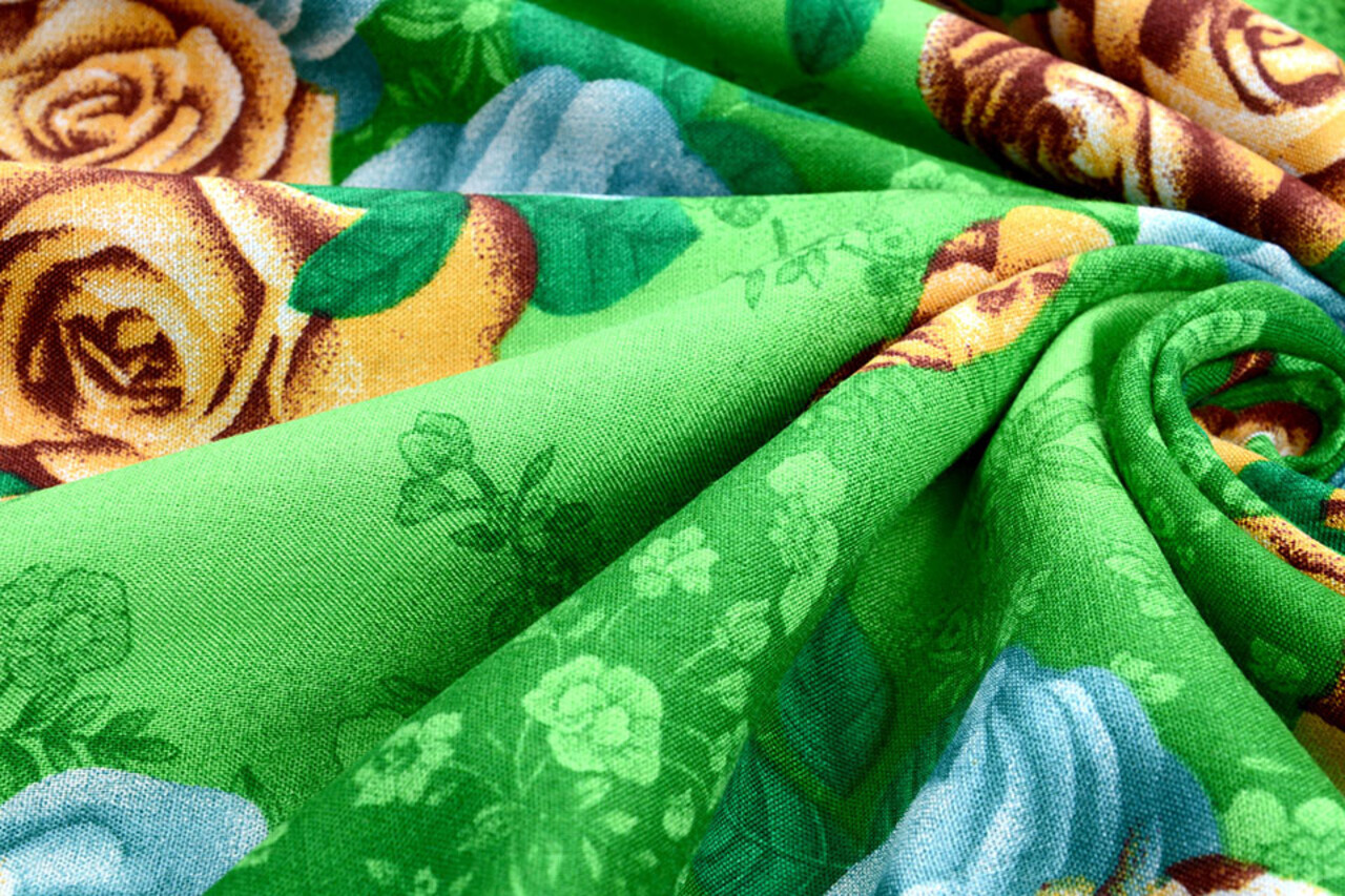 Viscose Large Roses Green