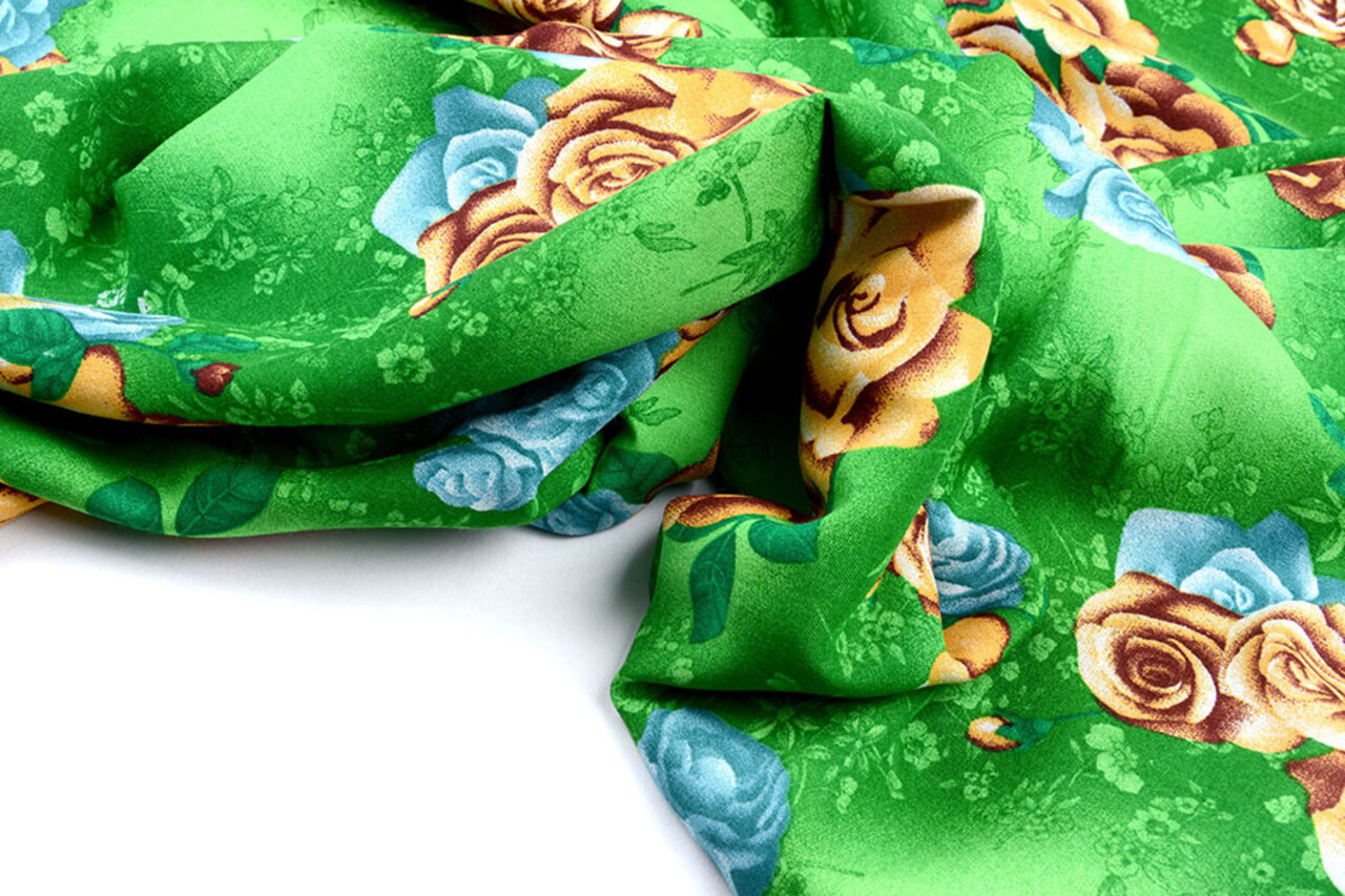 Viscose Large Roses Green