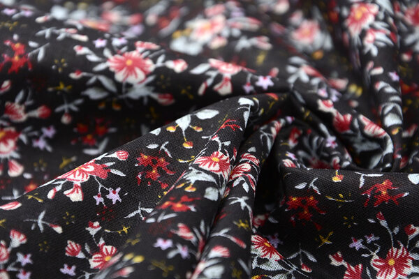 100% Katoen Bloemenprint Hanna Zwart 100% Katoen Bloemenprint Hanna Zwart