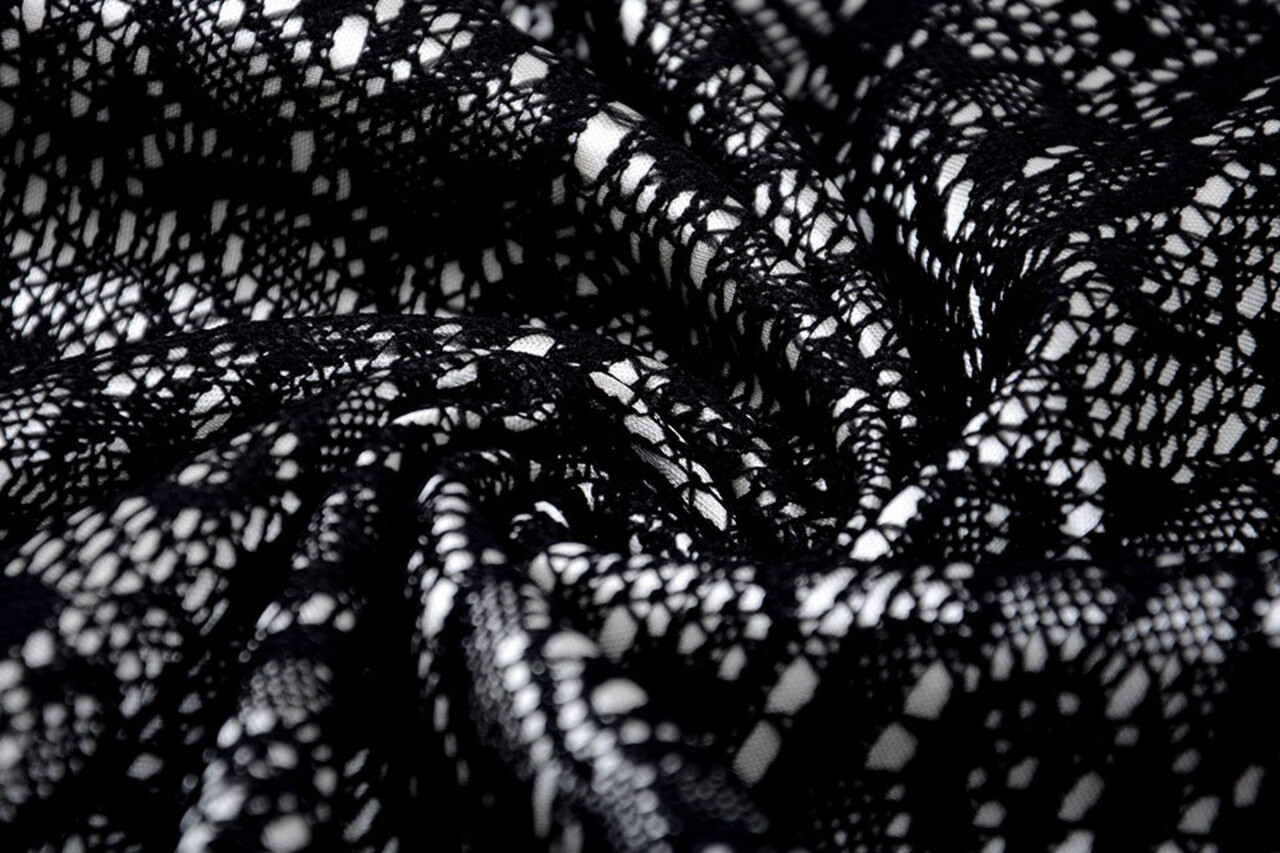 Dentelle sur Charmeuse Argent Dentelle sur Charmeuse Argent