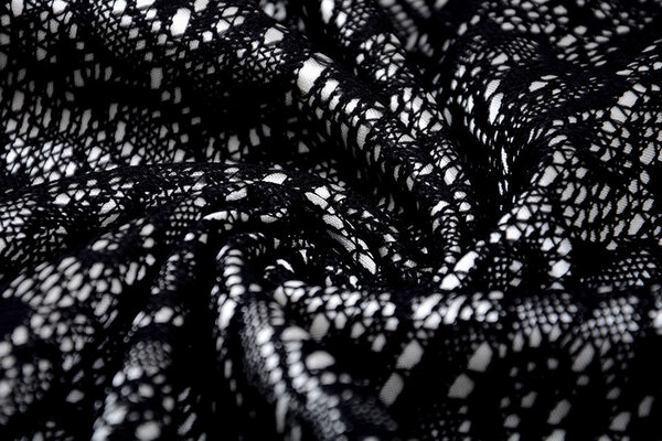 Pizzo su Charmeuse Argento