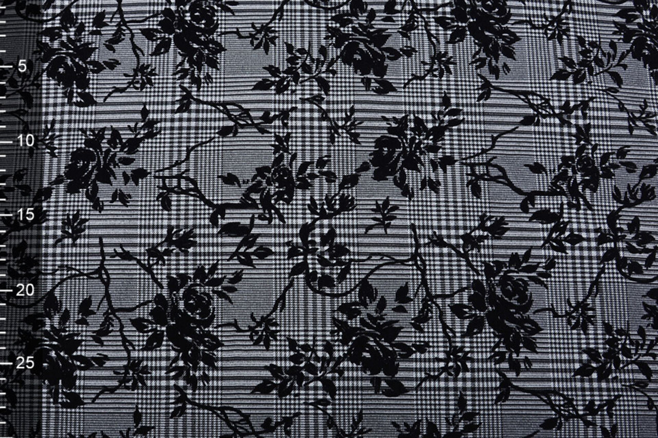 Woven Checkered Grey Kulu