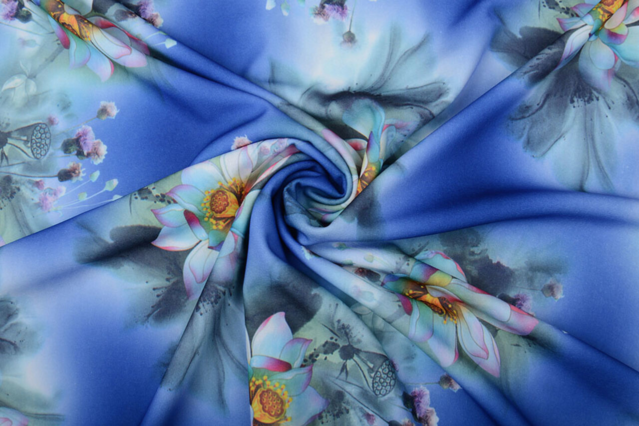 Scuba Crepe Bedrukt Fantasy Flower Blauw Scuba Crepe Bedrukt Fantasy Flower Blauw