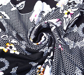 Viscose Jersey Lacquar Bunga Flower Black Viscose Jersey Lacquar Bunga Flower Black