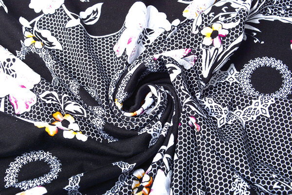 Viscose Jersey Lacquar Bunga Flower Black Viscose Jersey Lacquar Bunga Flower Black