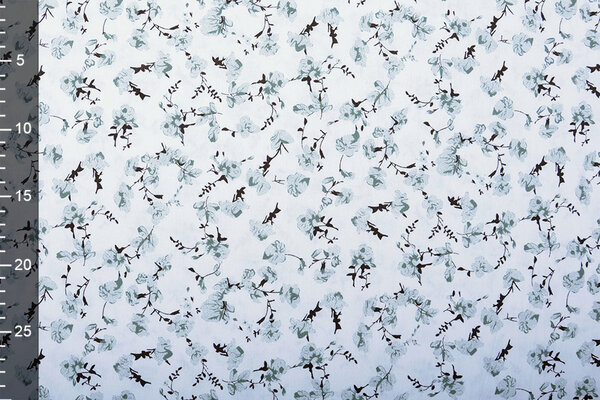 100% Washed Cotton Trandafiri Flowers Old Green