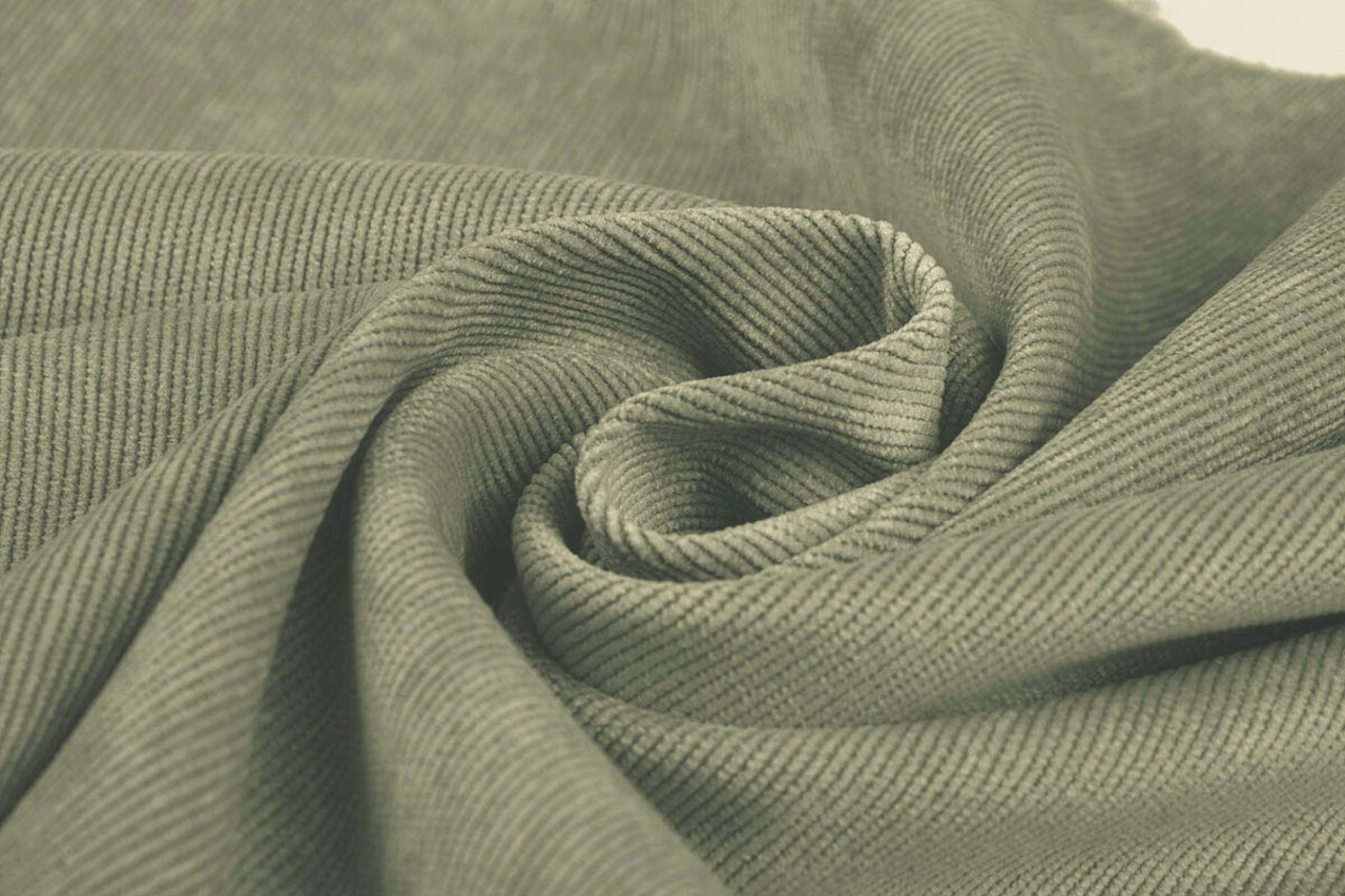 16 W Corduroy Kaki
