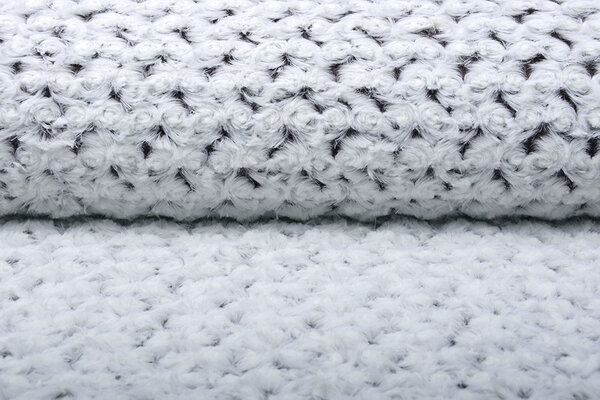 Short Hairy Fur Roses-2-Tone Aubergine White Short Hairy Fur Roses-2-Tone Aubergine White