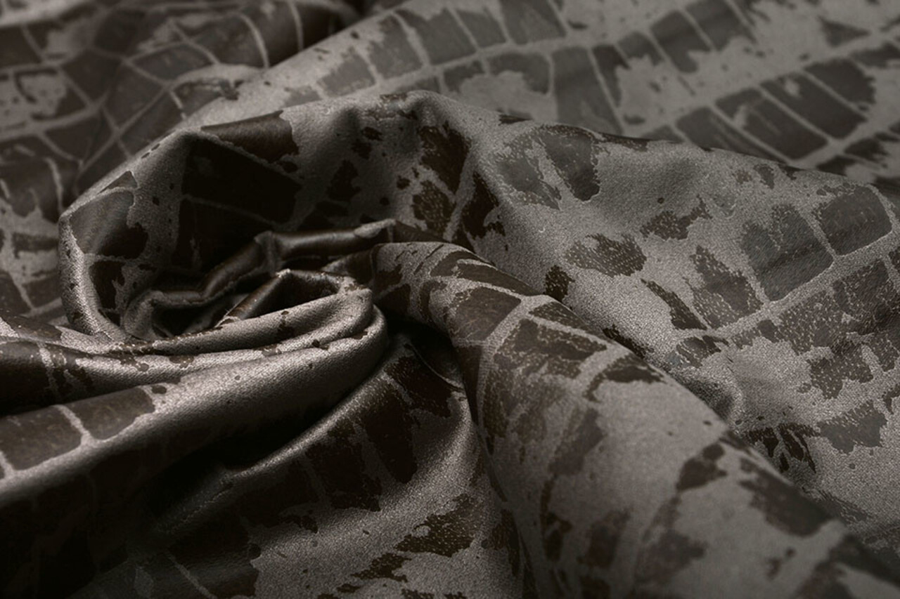 Alcantara, Suede, Suedine met Lak Krokodil Donker Bruin Alcantara, Suede, Suedine met Lak Krokodil Donker Bruin
