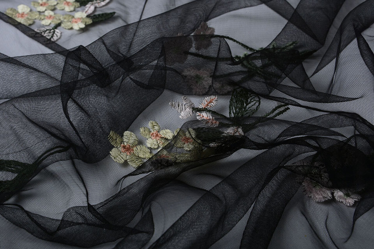 Mesh Geborduurd Isabella