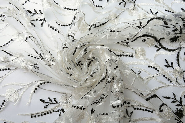 Mesh Geborduurd Victoria Creme Zwart Mesh Geborduurd Victoria Creme Zwart