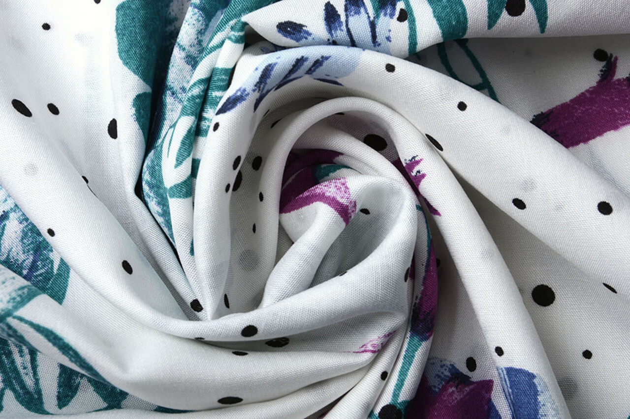 100% Viscose Lili Flowers Dots