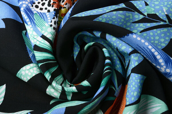 100% Viscose Flores Hawaianas Black 100% Viscose Flores Hawaianas Black