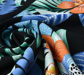 100% Viscose Flores Hawaianas Zwart 100% Viscose Flores Hawaianas Zwart