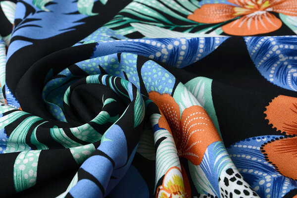 100% Viscose Flores Hawaianas Black