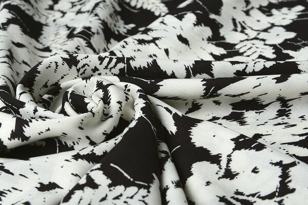 100% Viscose Elvira Black White 100% Viscose Elvira Black White
