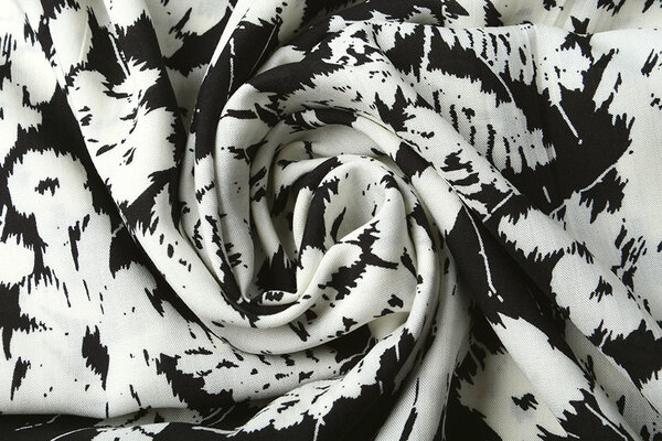 100% Viscose Elvira Black White 100% Viscose Elvira Black White